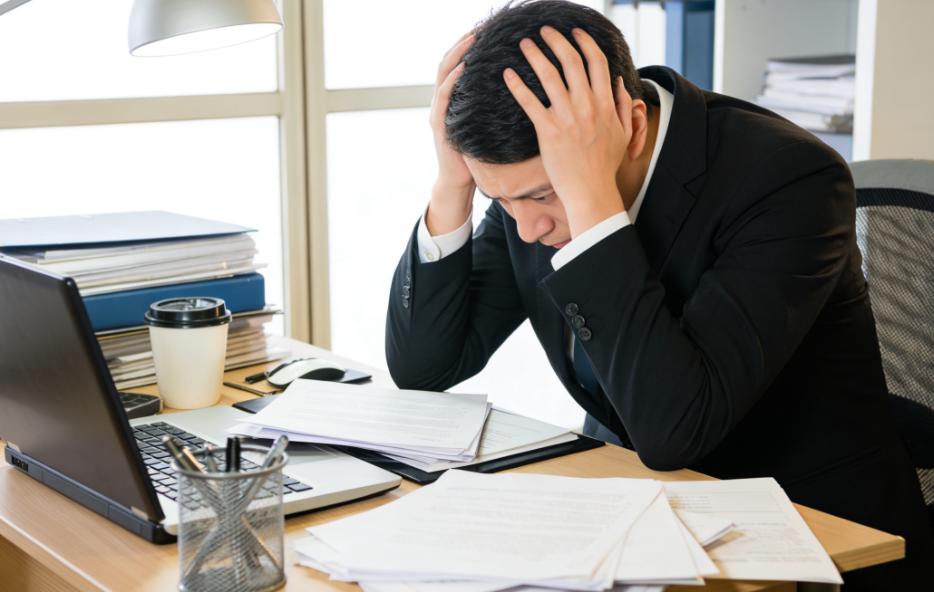 别把电话当“审讯室”！高报咨询中最容易被忽视的“电影票法则”